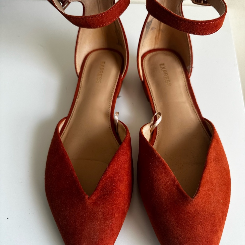Express Women's Rust Suede Flats